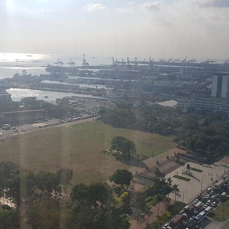 Eton Baypark Lägenhet Manila Exteriör bild